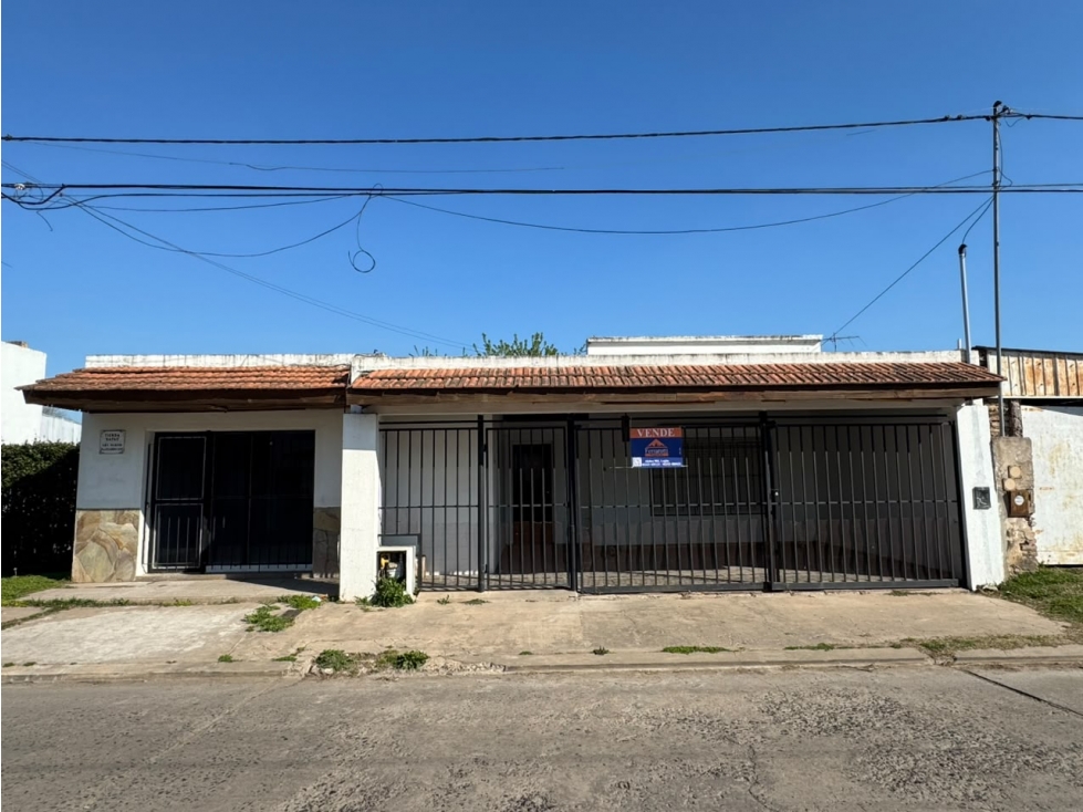 *VENTA* AMPLIA CASA CON LOCAL COMERCIAL EN EL CORAZÓN DE TORRES
