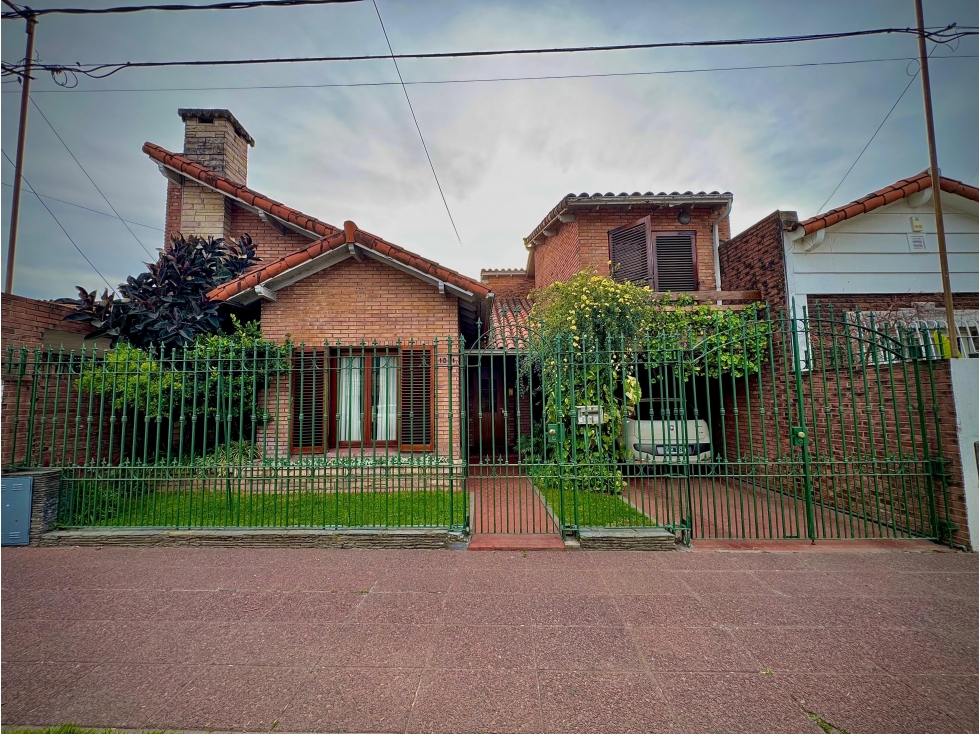 *VENTA*CHALET CENTRICO RAWSON 1041