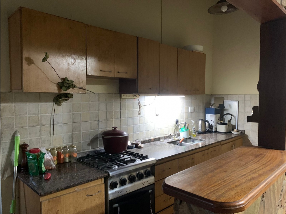 Venta Casa en Bº Las Acacias. Calle 237 Bis - 4