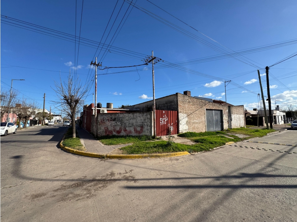 Venta Esquina Colon y J.B Justo