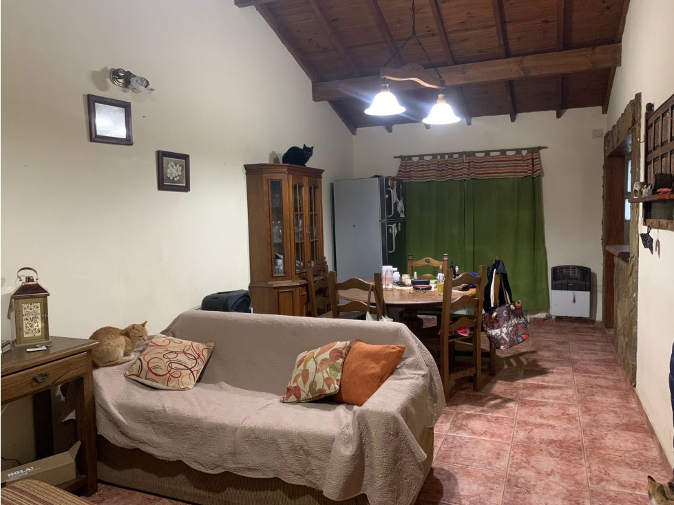 Venta Casa en Bº Las Acacias. Calle 237 Bis - 5