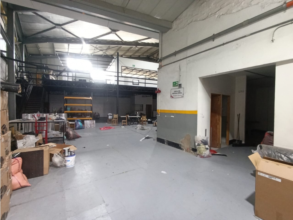 Bodega en Arriendo Barrio Colombia — foto 2