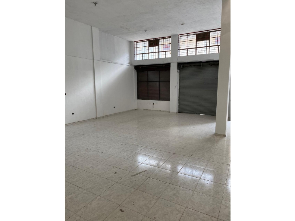 Venta Local Uso de Suelo Comercial y/o Residencial - 2