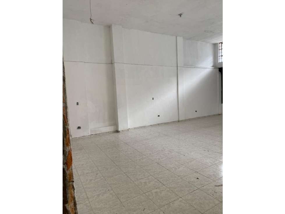 Venta Local Uso de Suelo Comercial y/o Residencial - 3