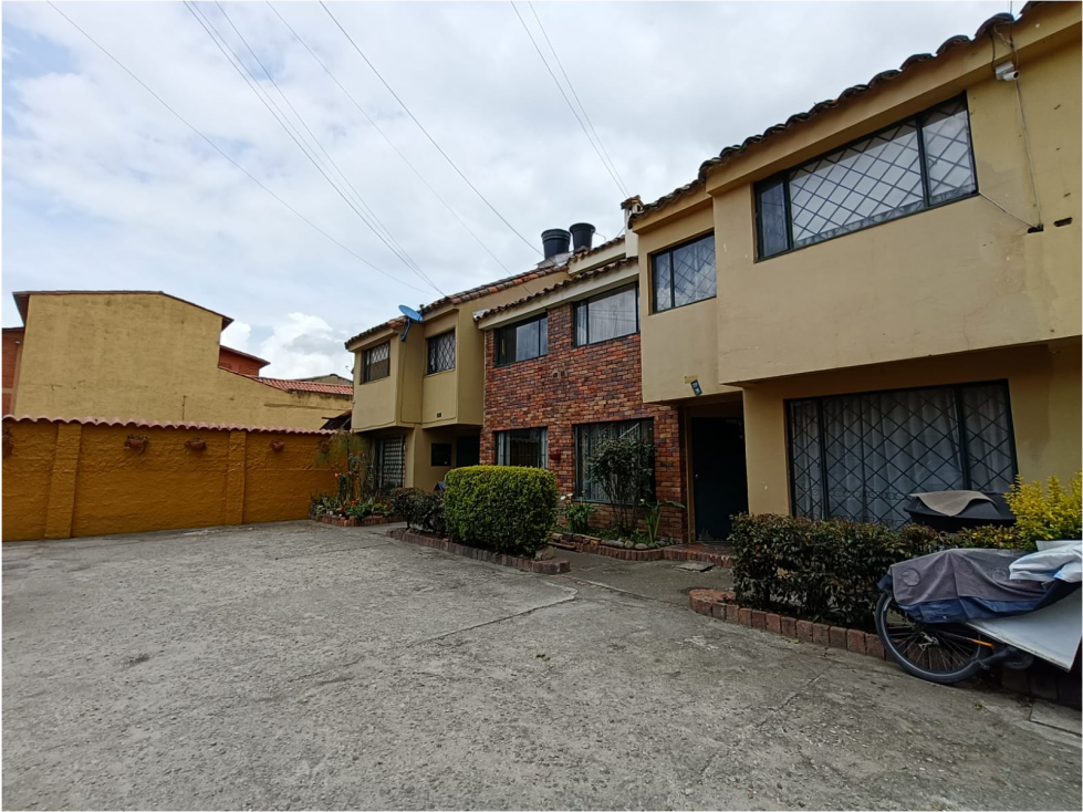 VENDO CASA CERCA DEL CENTRO HISTORICO DE CHIA