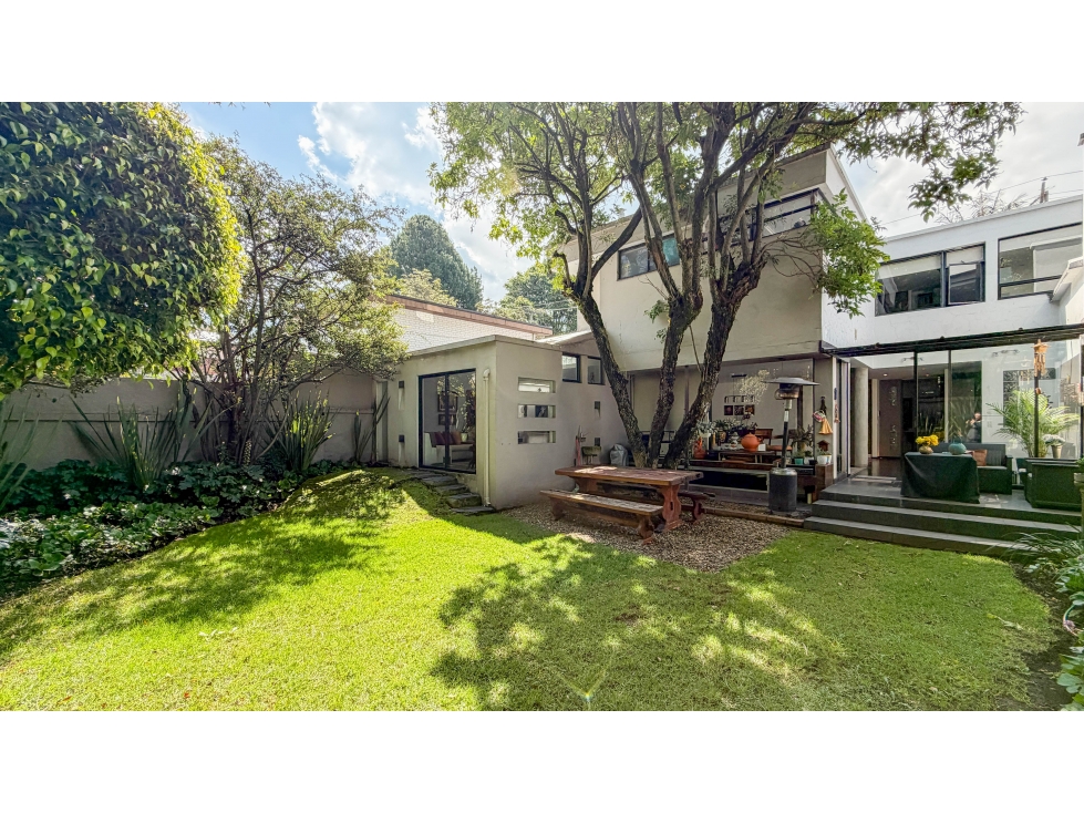 Casa con personalidad propia y jardín privado en Santa Ana Oriental