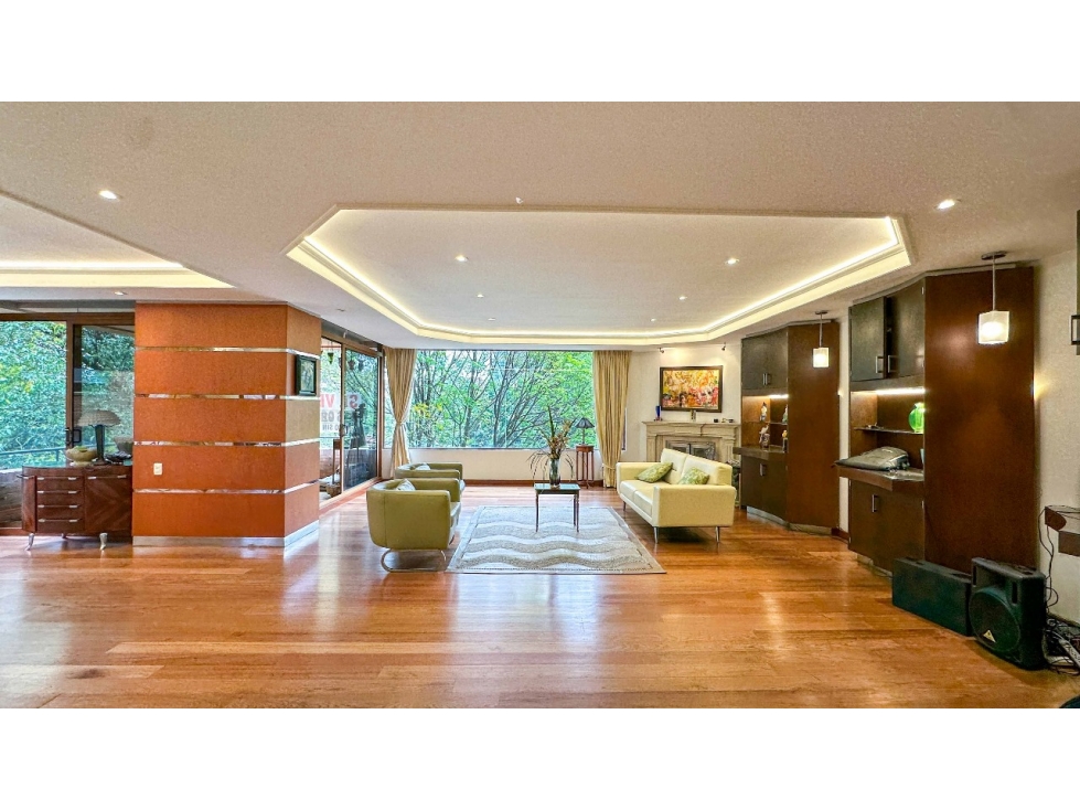 Apartamento en La Cabrera | 250 m², balcón y 3 garajes (AM)