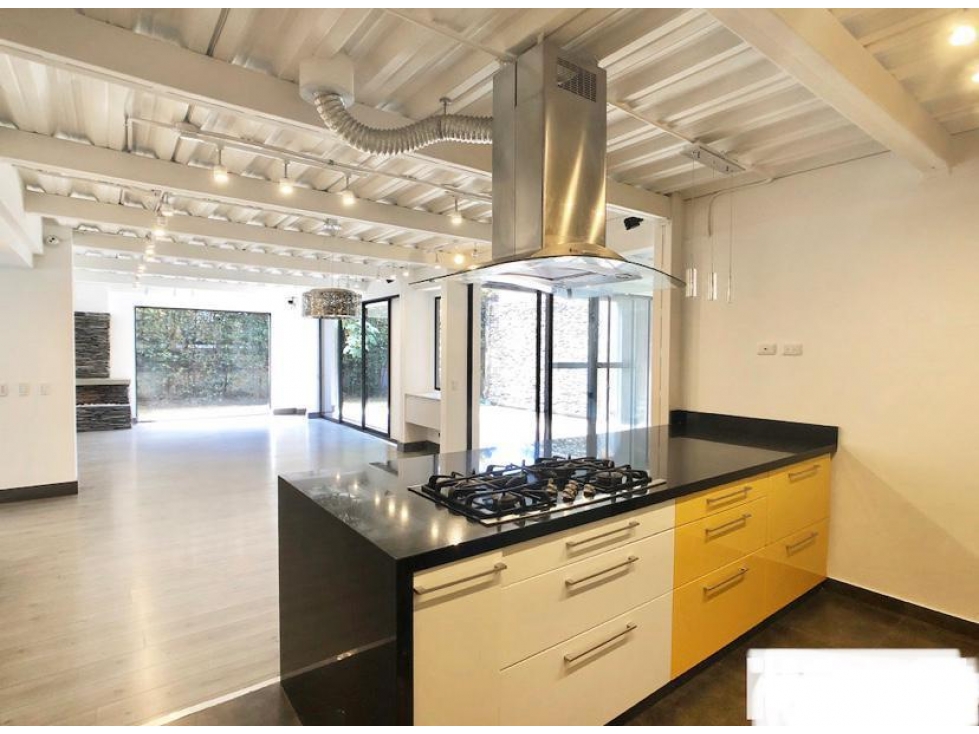 Casa con terrazas y jardines en Santa Ana | 345 m² — foto 6
