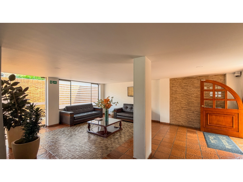 Casa en Venta en Colina Campestre | 3 Habitaciones y Estudio