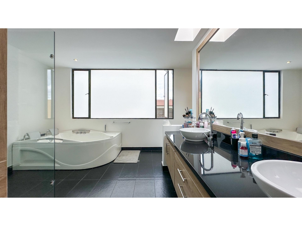 Casa en Kalamary, Chía | Espacio, jardín y privacidad — foto 6