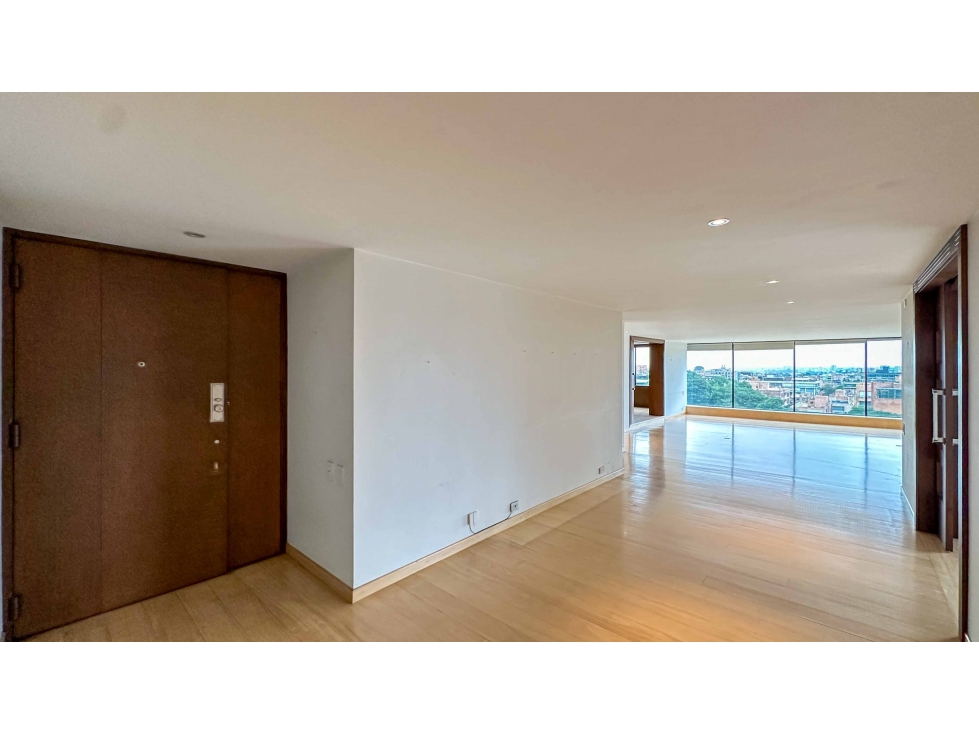 Apartamento en El Refugio | 308 m² cerca a la Carrera 7