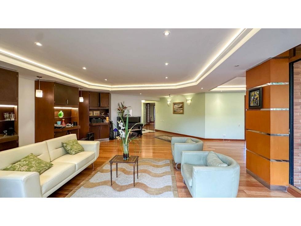 Apartamento en La Cabrera | 250 m², balcón y 3 garajes (AM) — foto 3