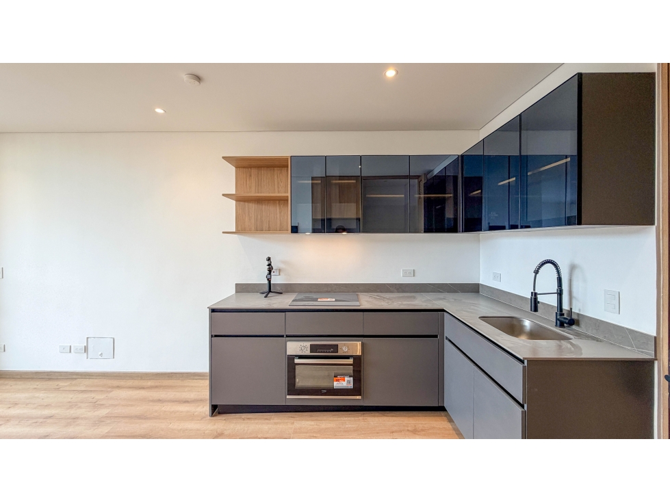 Apartaestudio en Chicó | Para estrenar y con balcón — foto 2