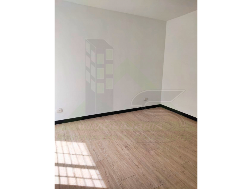 HERMOSO APARTAMENTO EN ARRIENDO — foto 2