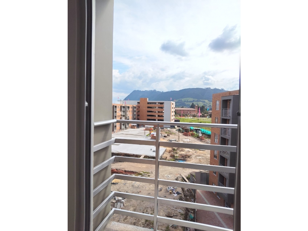 APTO EN ARRIENDO ALDEA SAN MARCO — foto 3