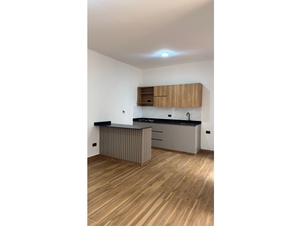 SE VENDE CASA EN LAURELES SECTOR SANTA TERESITA* — foto 2