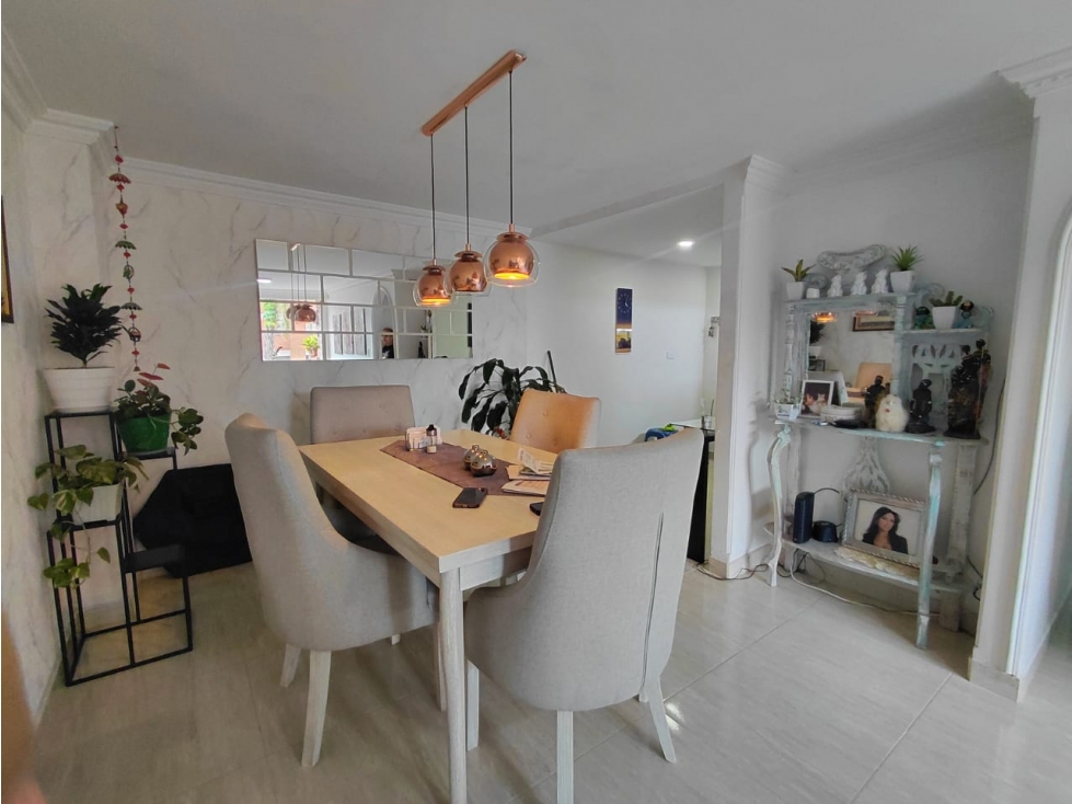 Venta Apartamento Loma de los Bernal Sin Poniente, Patio Interno — foto 4