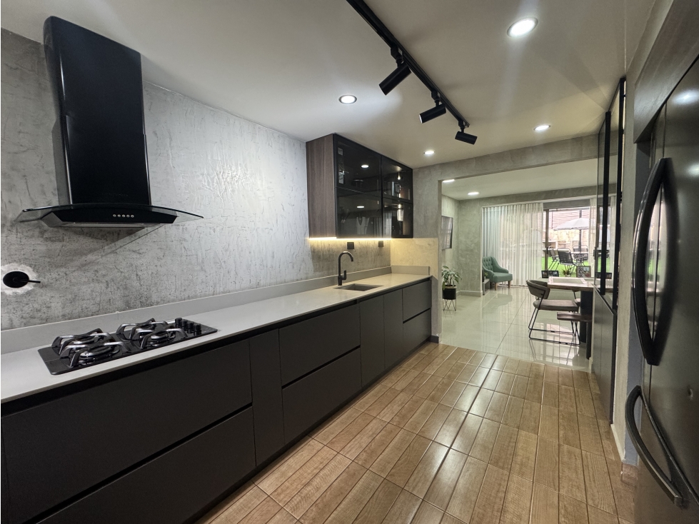 Casa para venta Envigado sector Lomas De Los Mesa — foto 2