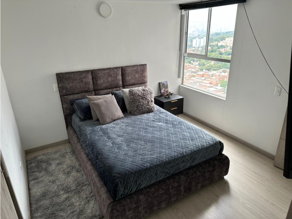 APARTAMENTO EN VENTA LOMA DE LOS BERNAL EXCELENTE VISTA — foto 3