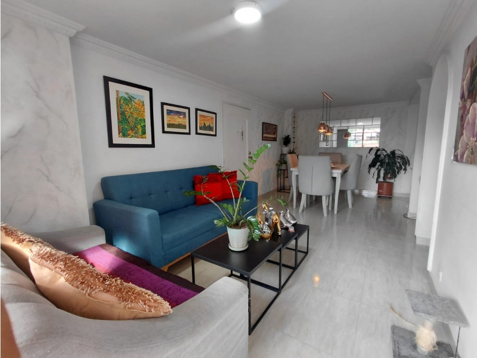 Venta Apartamento Loma de los Bernal Sin Poniente, Patio Interno — foto 2
