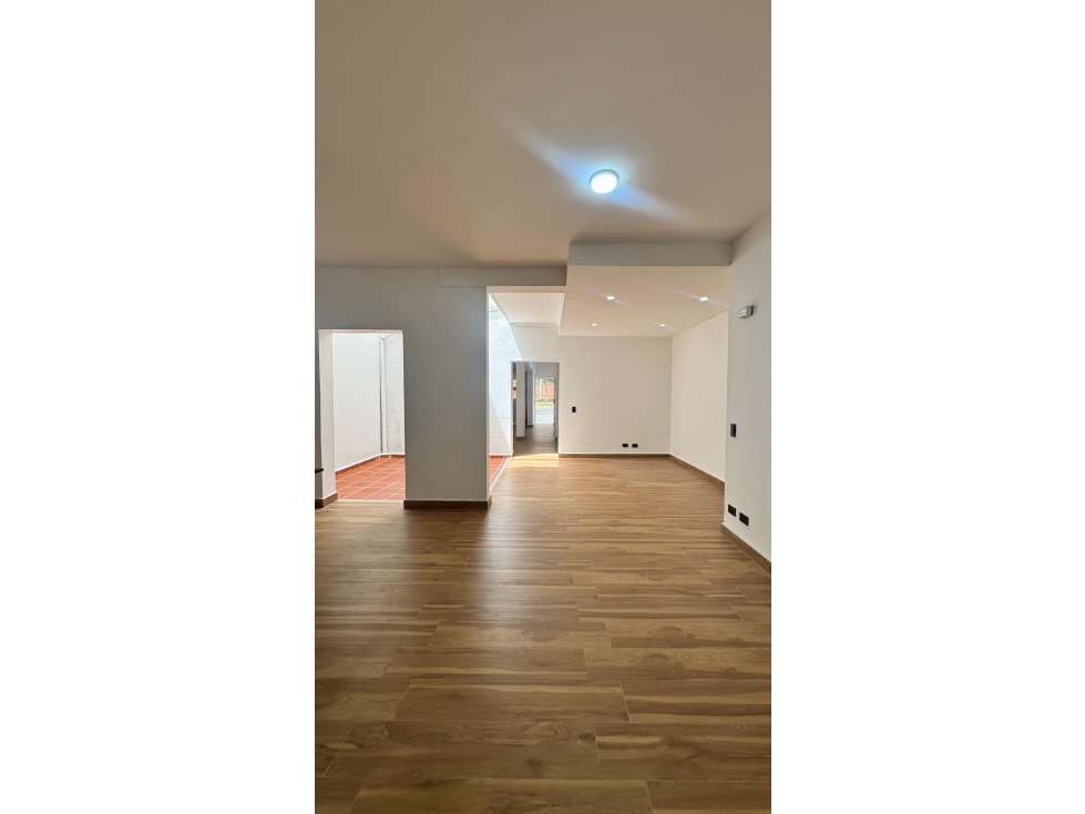 SE VENDE CASA EN LAURELES SECTOR SANTA TERESITA* — foto 4