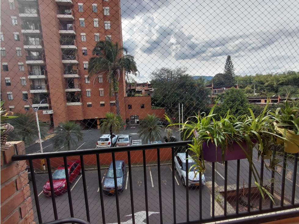 Venta Apartamento Loma de los Bernal Sin Poniente, Patio Interno — foto 6