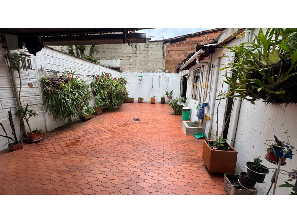 SE VENDE CASA LOTE CALAZANS PARTE BAJA ALTA VALORIZACION* — foto 2