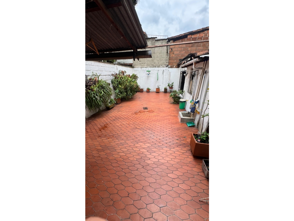 SE VENDE CASA LOTE CALAZANS PARTE BAJA ALTA VALORIZACION* — foto 4