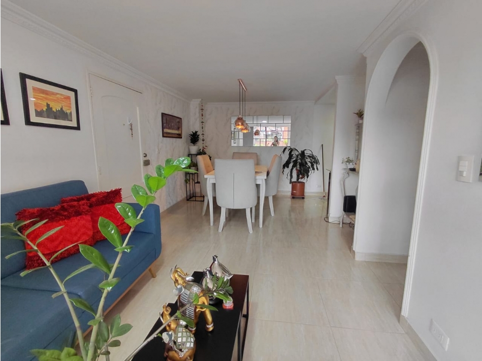 Venta Apartamento Loma de los Bernal Sin Poniente, Patio Interno — foto 3