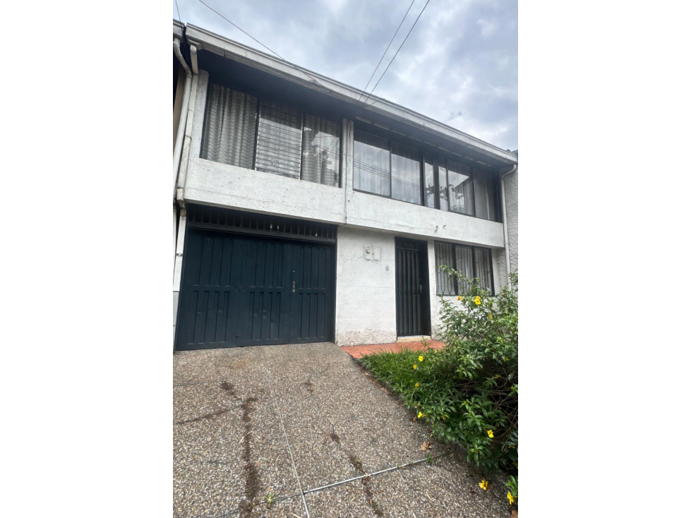 SE VENDE CASA LOTE CALAZANS PARTE BAJA ALTA VALORIZACION*