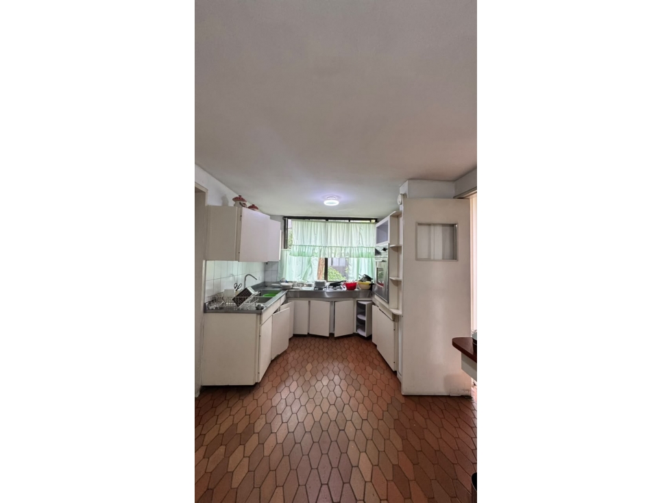 SE VENDE APAT POBLADO PARA REMODELAR CERCA A LA CLINICA MEDELLIN* — foto 3