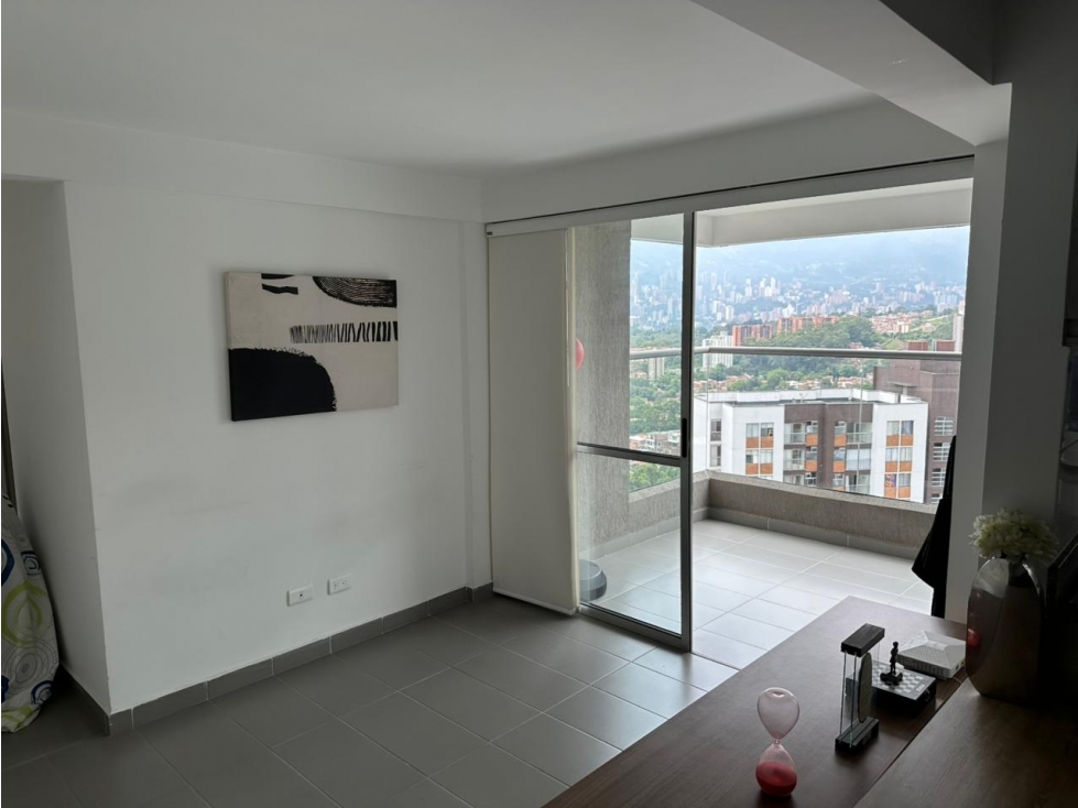 APARTAMENTO EN VENTA LOMA DE LOS BERNAL EXCELENTE VISTA — foto 2