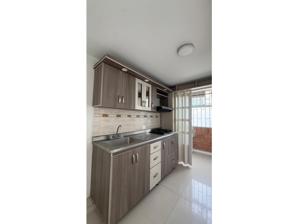 SE VENDE APARTAMENTO ENTRE BELEN RINCON Y LOS BERNAL* — foto 2