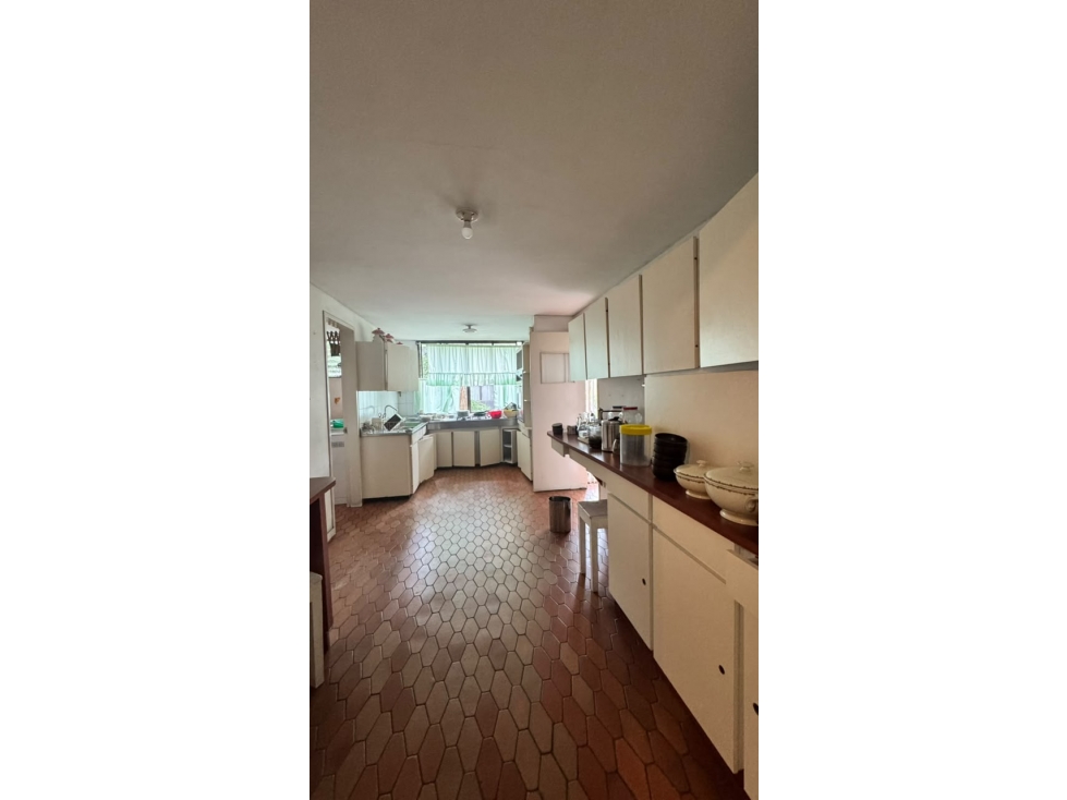 SE VENDE APAT POBLADO PARA REMODELAR CERCA A LA CLINICA MEDELLIN* — foto 4