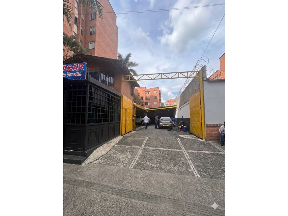 SE VENDE LOTE EN LAURELES - SECTOR SANTA TERESITA*