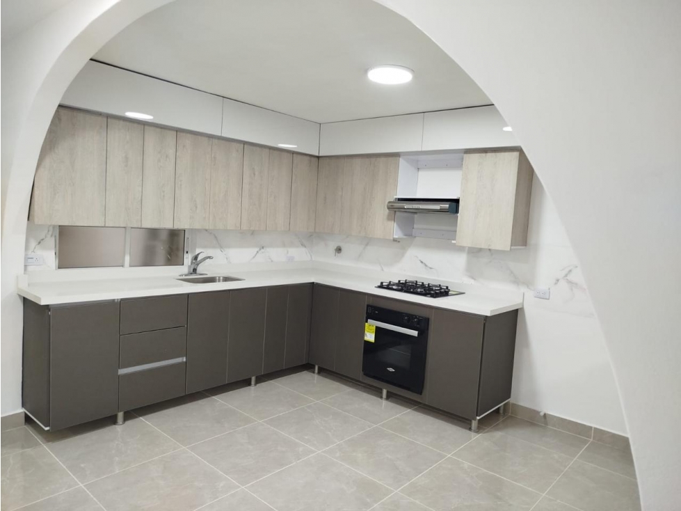 Venta Apartamento Remodelado de 173 m² en Laureles - La Castellana — foto 2