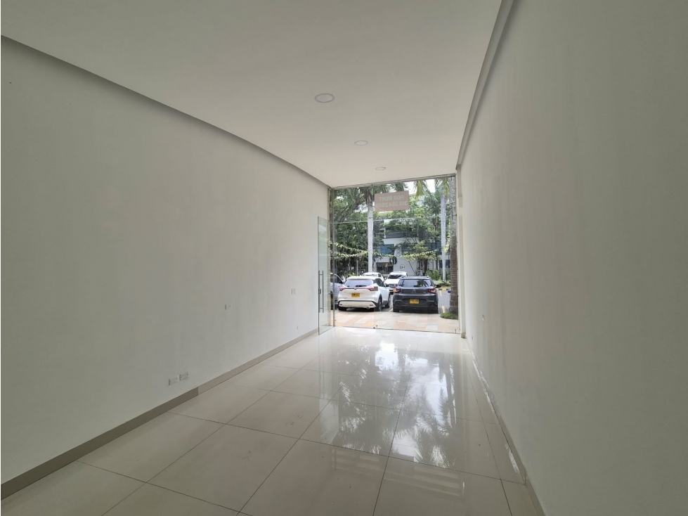 ALQUILER LOCAL COMERCIAL, CIUDAD JARDIN, CALI. — foto 2