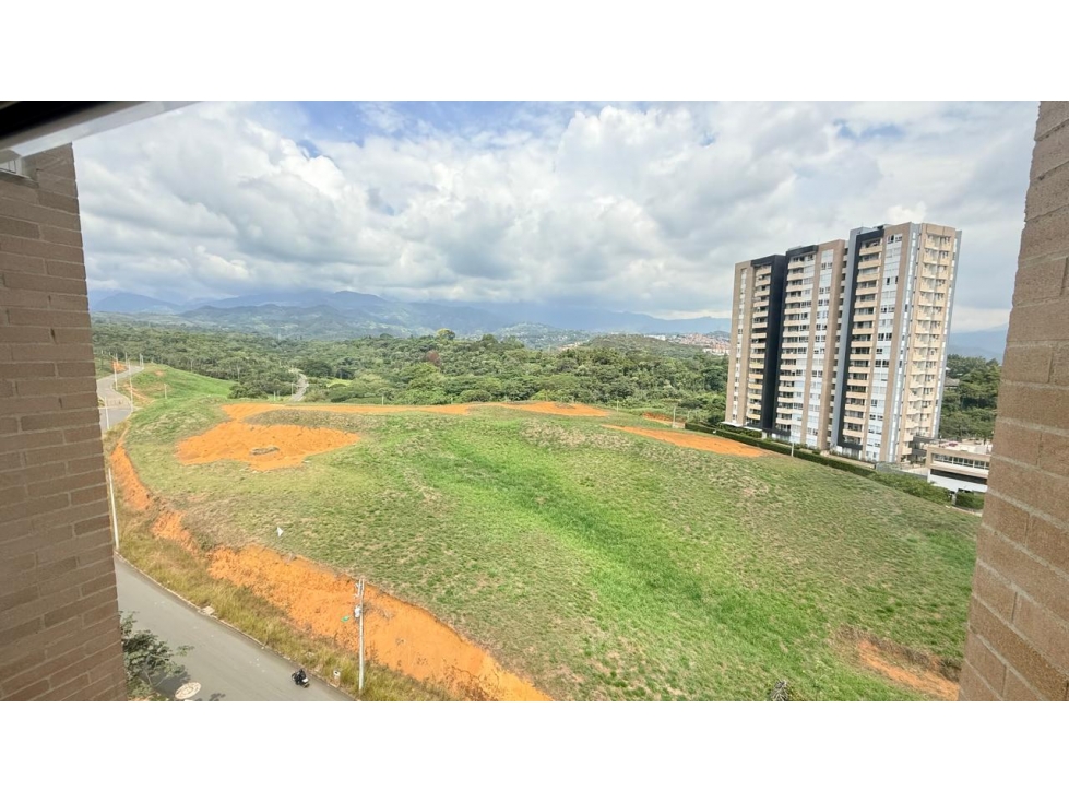 SE VENDE APARTAMENTO EN ALTOS DE CIUDAD JARDIN RP-MUR CW9881811