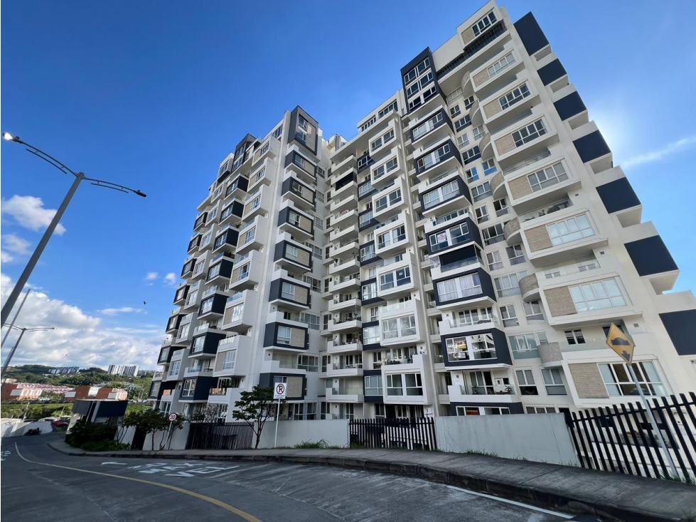 Venta Apartamento NUEVO en La Quinta Club House Pereira