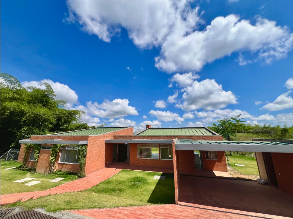 CASA CAMPESTRE EN VENTA EN LA ZONA DE PUEBLITO CAFETERO PEREIRA
