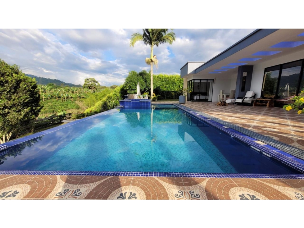 Venta Casa Campestre en Condominio Combia Pereira