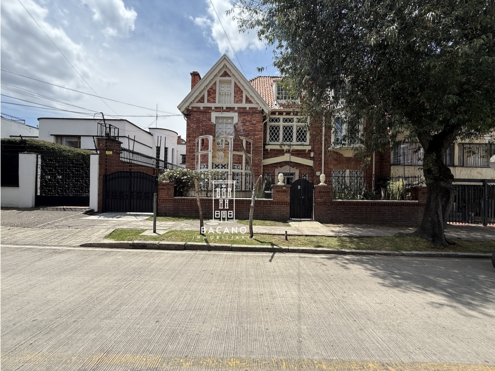 Casa Oficinas con terraza en venta o arriendo en Palermo- Teusaquillo