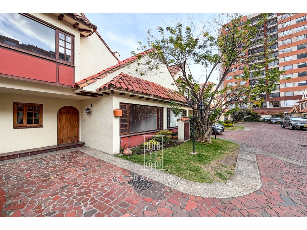 Casa Dúplex con terraza en venta en Cedritos