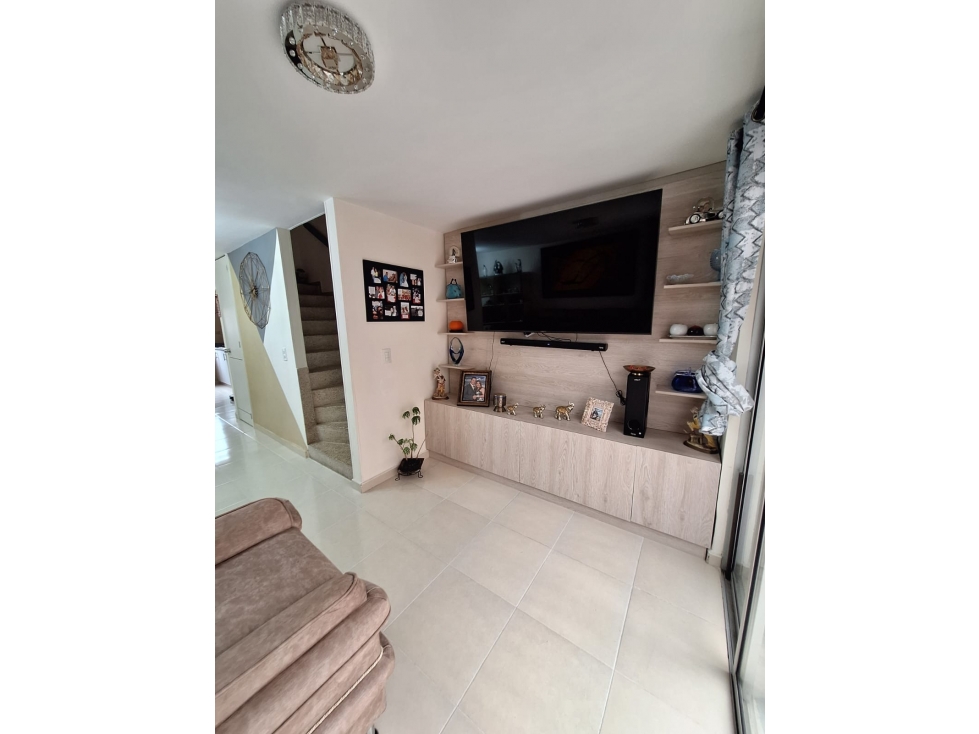 Casa Dúplex de 3 Pisos en Conjunto Cerrado Avenida Sur, Pereira — foto 3