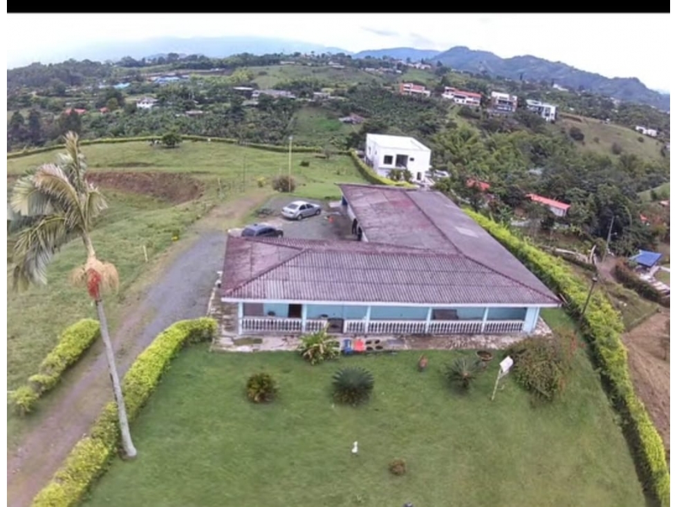 Finca en venta en Guacarí con 65.000 m² y casa principal de 340 m