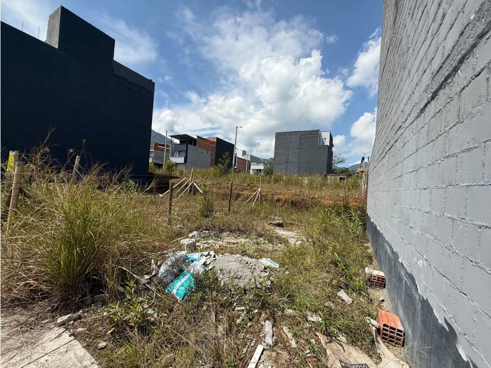 LOTE EN DOSQUEBRADAS - CONSTRUYA SU CASA DE HASTA 3 PISOS - 3