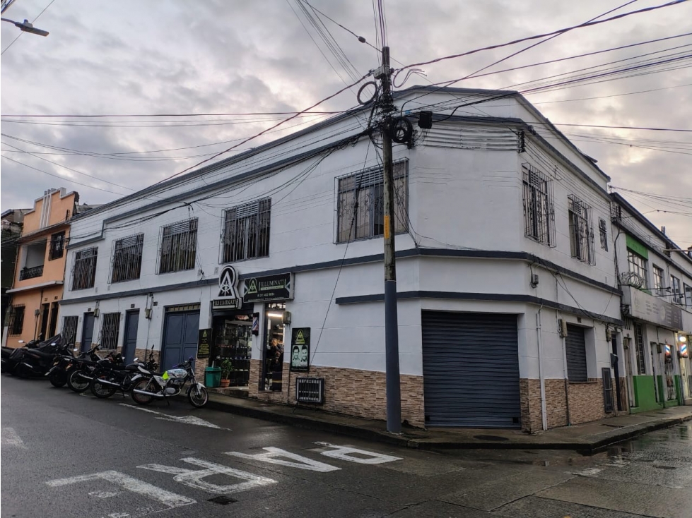  Casa con apartaestudios y locales comerciales Centro de Pereira
