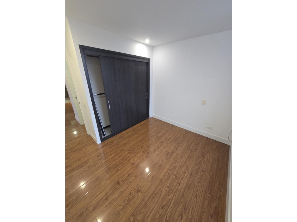 APARTAMENTO EN VENTA, CIRCUNVALAR PISO 9, BALCÓN Y PARQUEADERO — foto 6