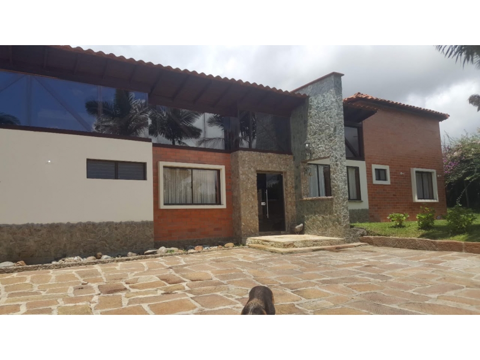 2.700 M² DE LOTE + 7 HABITACIONES | CASA CAMPESTRE EN RENTA — foto 2