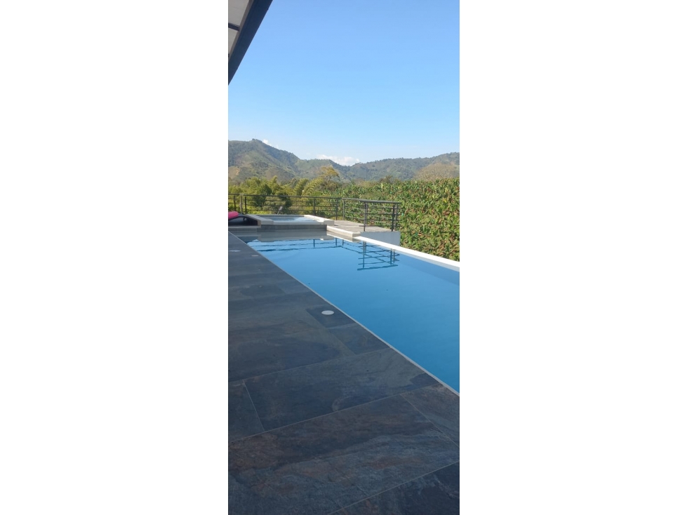 CASA DE LUJO EN EXCLUSIVO CONDOMINIO — foto 2
